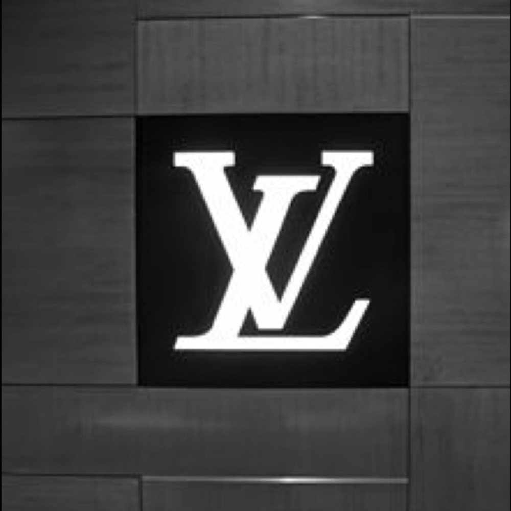 For Stephanie (sjpstyleloft) only! 🖤